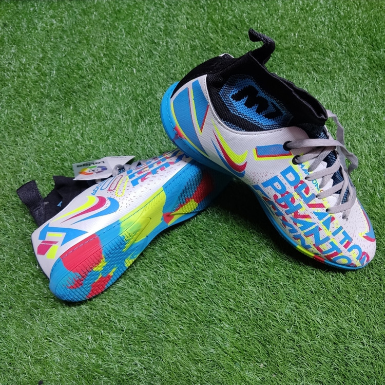 کفشجورابیساقدارسالنی NIKE FANTOM سایز ۳۷_۴۵ کیفیت فوقالعاده عالی